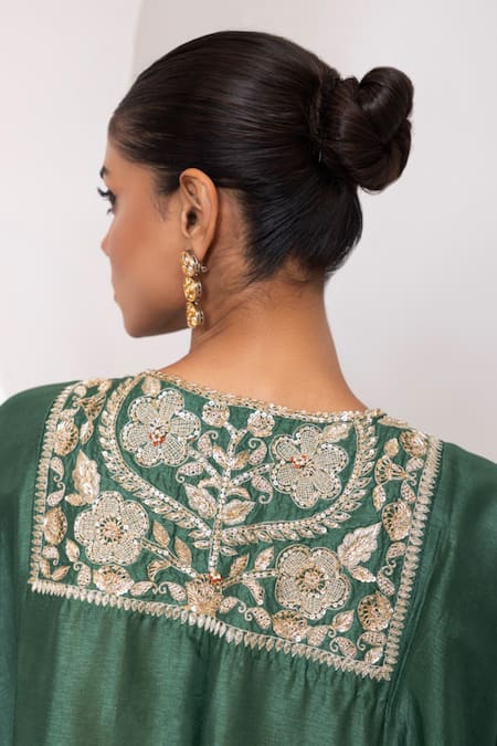 Oshi By Shikha_Green Silk Embroidery, Zari V-neck Hand Pheran Kaftan And Pant Set _at_Aza_Fashions