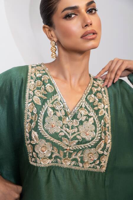 Buy_Oshi By Shikha_Green Silk Embroidery, Zari V-neck Hand Pheran Kaftan And Pant Set 