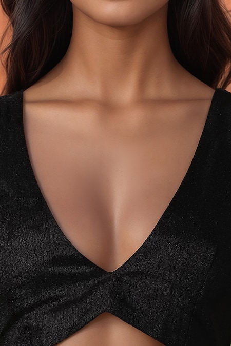 Buy_Naintara Bajaj_White Chinon, Silk V-neck Leaf Print Pre-draped Saree With Blouse _Online_at_Aza_Fashions