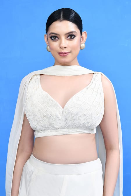Sayisha_Off White Chinon, Chiffon Embroidery V-neck Plain Lehenga Set _at_Aza_Fashions