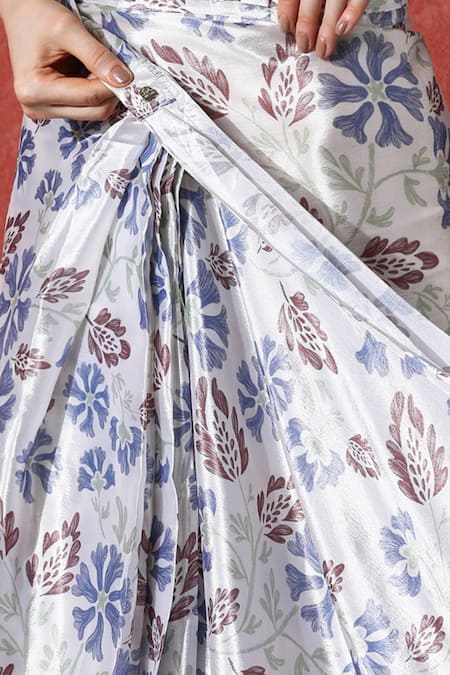 Naintara Bajaj_White Chinon V-neck Floral Print Pre-draped Saree With Blouse _Online_at_Aza_Fashions