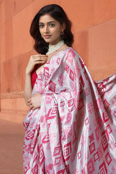 Buy Naintara Bajaj White Chinon, Brocade V-neck Geometric Print Pre-draped Saree With Blouse Online at Aza Fashions Buy_Naintara Bajaj_White Chinon, Brocade V-neck Geometric Print Pre-draped Saree With Blouse _Online_at_Aza_Fashions