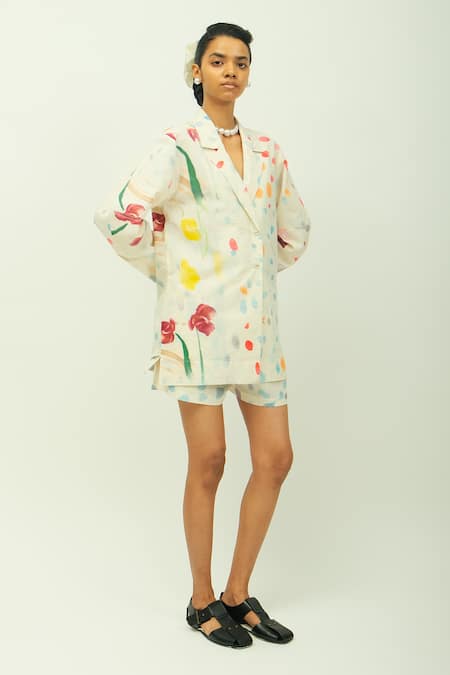 Buy OFRIDA Off White Poplin Kahlo Printed Shorts Online at Aza Fashions Buy_OFRIDA_Off White Poplin Kahlo Printed Shorts _Online_at_Aza_Fashions