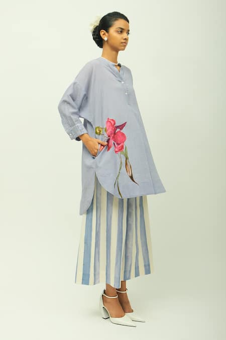 Buy_OFRIDA_Lavender Split V-neck Flamingo Floral Hand Painted Shirt _Online_at_Aza_Fashions