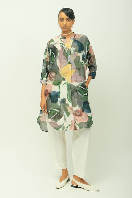 OFRIDA Moon Flower Dotted Dobby Kurta & Pant Set 