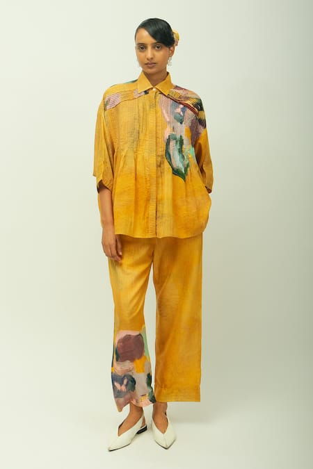 OFRIDA Sol Dotted Dobby Pintuck & Abstract Print Top & Pant Set 