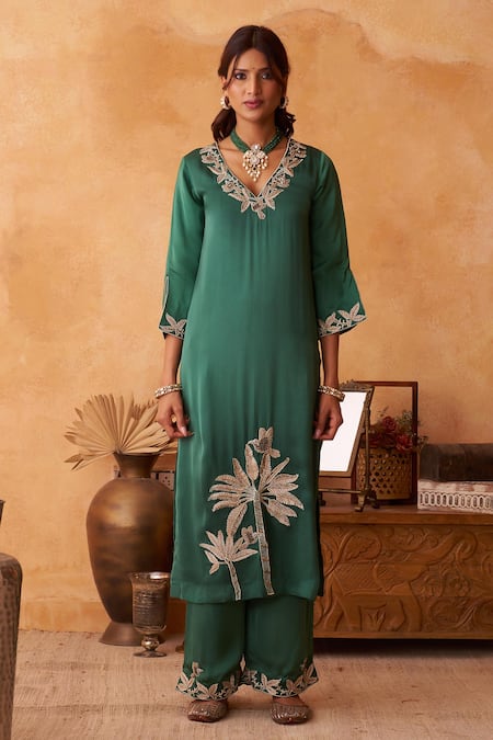 Neitri Emerald Green Georgette, Silk Embroidery Mayuri Hand And Machine Kurta & Pant 