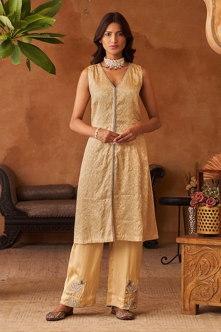 Neitri Ivory Silk, Brocade, Georgette, Shantoon Embroidery, Amaltas Kurta And Pant Set 