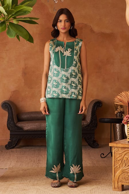 Shop_Neitri_Emerald Green Silk, Georgette Embroidery Keyhole Neck Samar Kurta And Pant Set _Online_at_Aza_Fashions