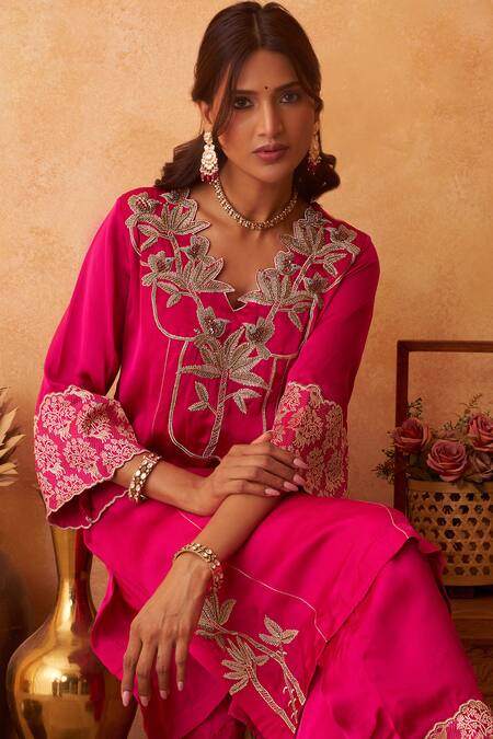Neitri_Fuchsia Silk, Georgette Embroidery V-neck Raatrani Kurta And Pant Set _at_Aza_Fashions