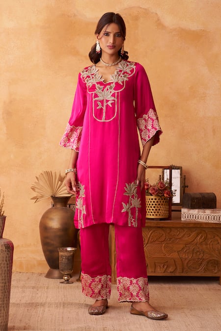 Neitri Fuchsia Silk, Georgette Embroidery Raatrani Hand And Machine Kurta & Pant Set 