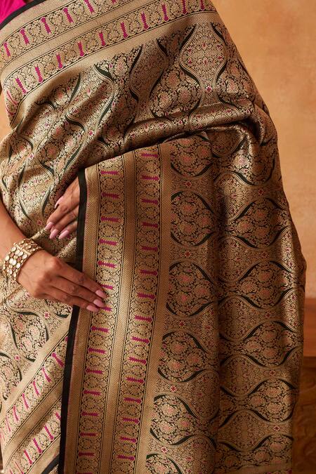 Buy_Neitri_Emerald Green Silk Zari Gardenia Banarasi Saree _Online_at_Aza_Fashions