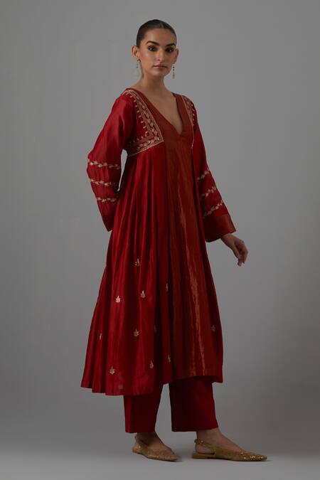 Buy_Priya Chaudhary_Red Chanderi Embroidery V-neck Anarkali, Pant And Dupatta Set _Online_at_Aza_Fashions