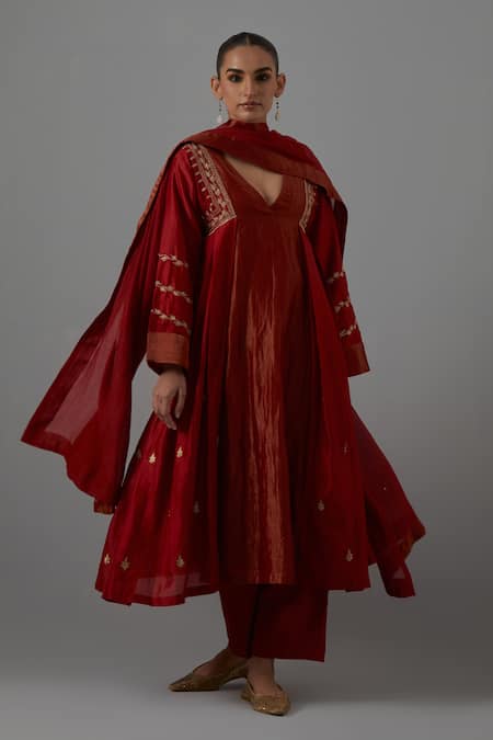 Priya Chaudhary Embroidered Chanderi Anarkali, Pant & Dupatta Set 