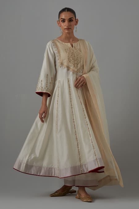 Priya Chaudhary Embroidered Chanderi Anarkali Set 