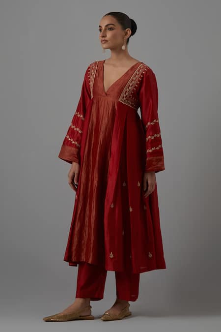 Priya Chaudhary_Red Chanderi Embroidery V-neck Anarkali And Pant Set _Online_at_Aza_Fashions