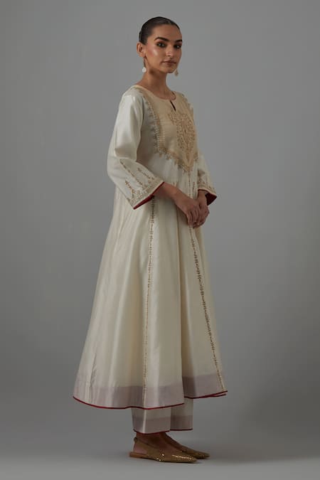 Buy_Priya Chaudhary_White Chanderi Embroidery, Sequins Round Neck Anarkali And Pant Set _Online_at_Aza_Fashions