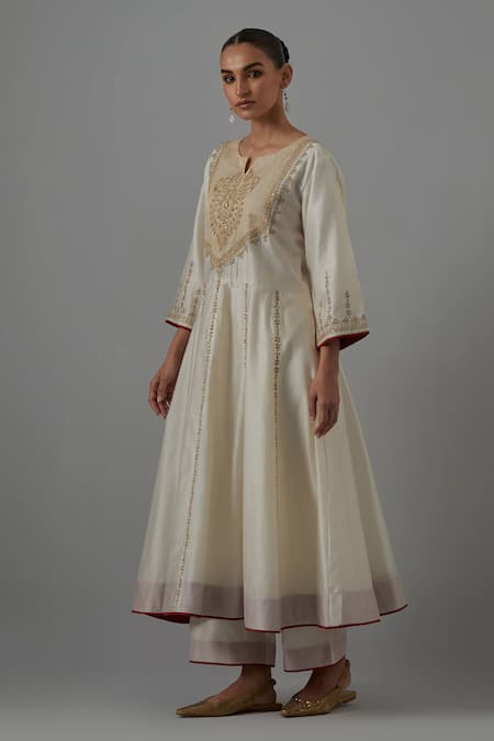 Priya Chaudhary Embroidered Chanderi Anarkali & Pant Set 