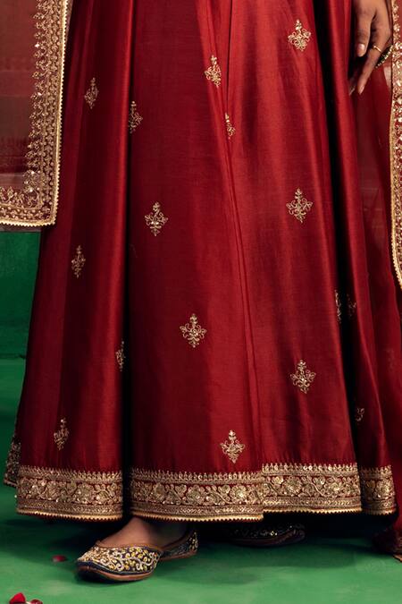 Jigar Mali_Maroon Chanderi Embroidery, Zari Sweetheart Neck Anarkali Churidar Set _Online_at_Aza_Fashions