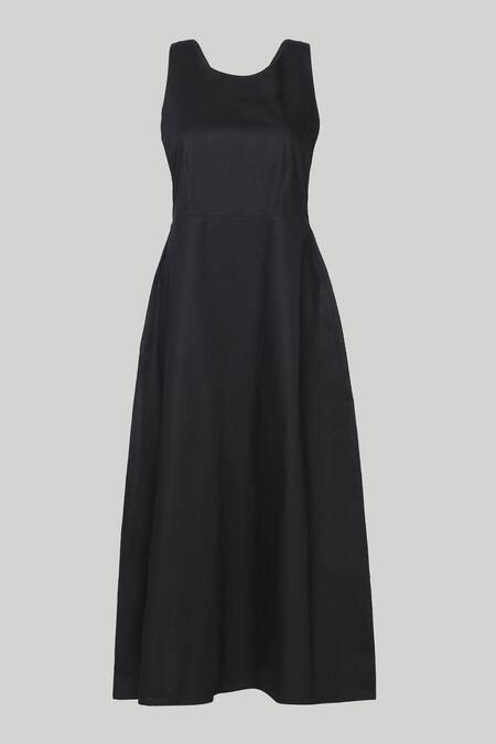 Reistor Black Cotton Round Neck Cross Back Organic Midi Dress Online at Aza Fashions Reistor_Black Cotton Round Neck Cross Back Organic Midi Dress _Online_at_Aza_Fashions
