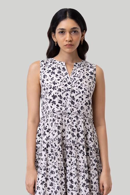 Buy_Reistor_Off White Cotton Split V-neck Floral Print Tiered Maxi Dress _Online_at_Aza_Fashions