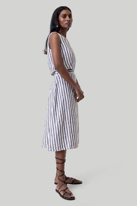 Reistor Striped Boxy Crop Top With Overlap Midi Skirt 