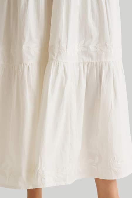 Buy_Reistor_Off White Cotton Embroidery Square Neck Tiered Dress 