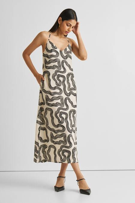 Shop_Reistor_Off White Crepe V-neck Maze Dress _Online_at_Aza_Fashions