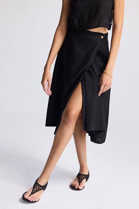 Reistor_Black Cotton Round Neck Sleeveless Crop Top With Wrap Skirt _at_Aza_Fashions