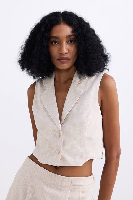 Reistor_Off White Cotton Notched Neck Cropped Collar Button-down Vest _at_Aza_Fashions