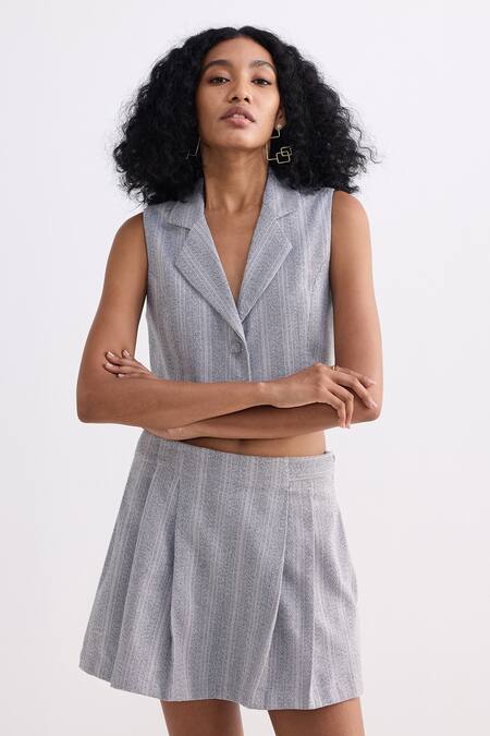 Reistor_Gray Cotton Notched Neck, Collared Cropped Button-down Vest _at_Aza_Fashions