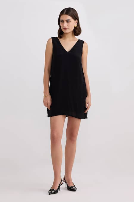 Reistor V-Neck Crepe Dress 