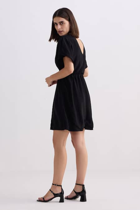 Reistor Crepe V-Neck Drawstring Waist Dress 