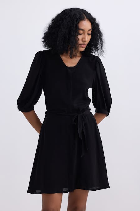 Buy_Reistor_Black Crepe V-neck Puff Sleeve Dress 