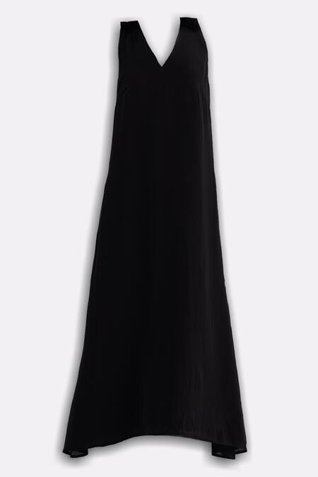 Buy_Reistor_Black Crepe V-neck Sleeveless Dress _Online_at_Aza_Fashions