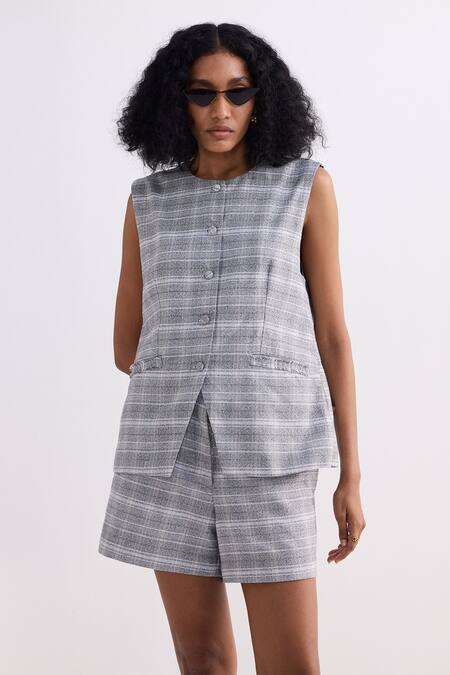 Reistor_Gray Cotton Round Neck Plaid Tweed Vest And Skorts Set _at_Aza_Fashions