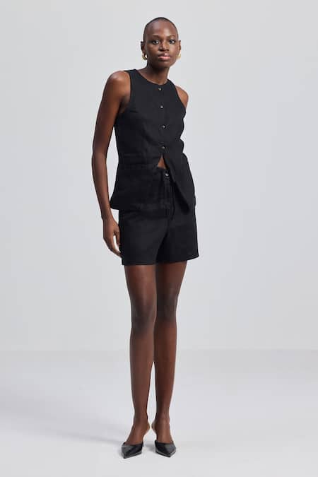 Shop_Reistor_Black Cotton Round Neck Sleeveless Top _Online_at_Aza_Fashions