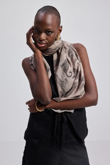 Shop_Reistor_Black Cotton Round Neck Sleeveless Top 