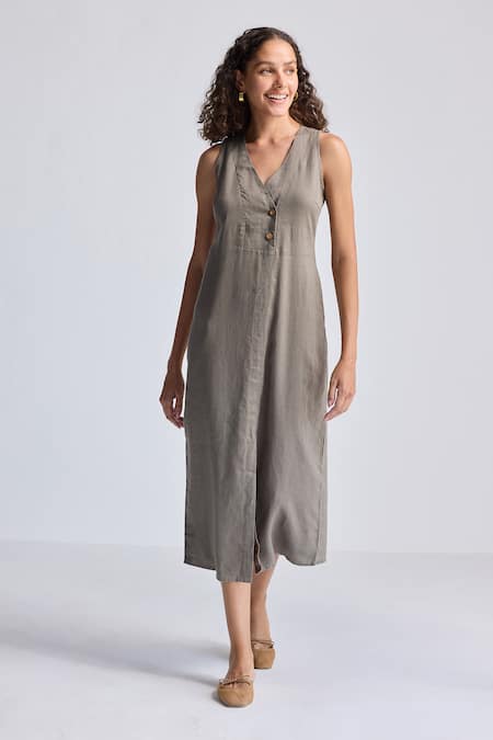 Reistor Sleeveless V-Neck Dress 