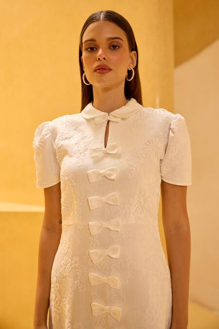Therealb White Jacquard Bows, Embroidery Collared, Keyhole Neck Floral Detail Dress Online at Aza Fashions Therealb_White Jacquard Bows, Embroidery Collared, Keyhole Neck Floral Detail Dress _Online_at_Aza_Fashions