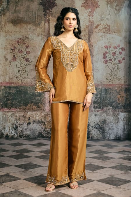 Buy_SAANJH BY LEA_Mustard Tissue, Silk Embroidery, Beads, Sequins, Zari V-neck Saima Kurta Set _Online_at_Aza_Fashions