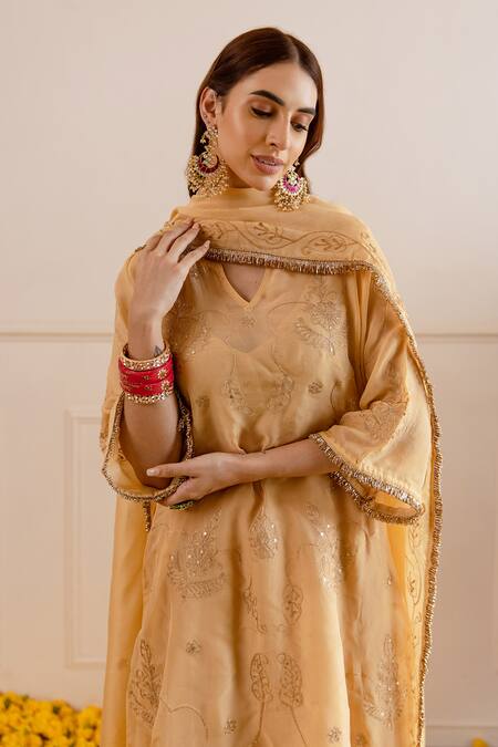 ASRUMO Beige Organza, Viscose Zari, Embroidery, Lace Keyhole Neck And Taari Kurta Set Online at Aza Fashions ASRUMO_Beige Organza, Viscose Zari, Embroidery, Lace Keyhole Neck And Taari Kurta Set _Online_at_Aza_Fashions