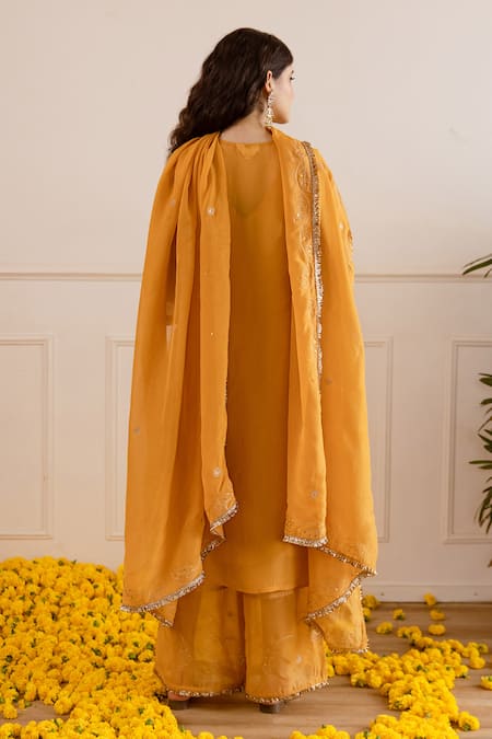 ASRUMO Zari & Taari Embroidered Kurta Set 