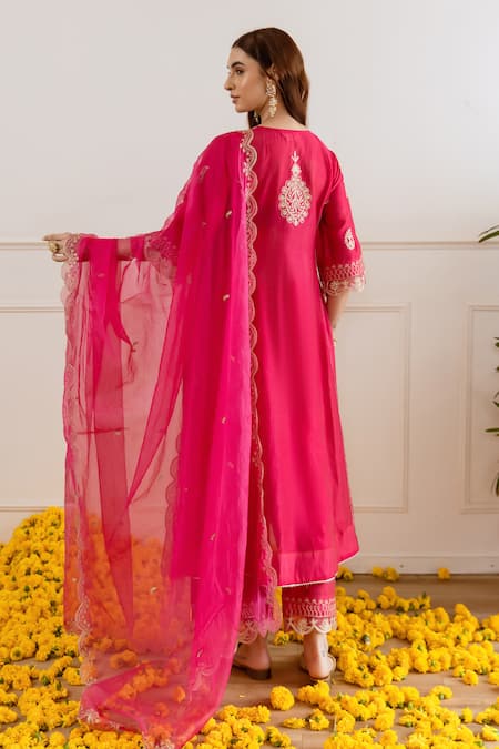 ASRUMO Chanderi Zari Embroidered Kurta Set With Dupatta 
