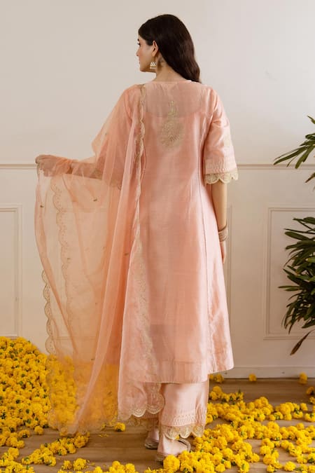 ASRUMO Chanderi Zari Embroidered Kurta Set  