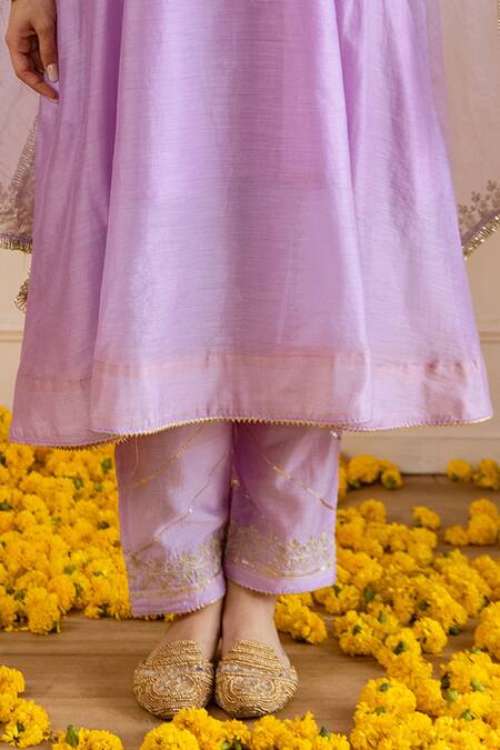 ASRUMO Lilac Chanderi, Organza Embroidery, Zari, Lace V-neck Motif Kurta Set Online at Aza Fashions ASRUMO_Lilac Chanderi, Organza Embroidery, Zari, Lace V-neck Motif Kurta Set _Online_at_Aza_Fashions