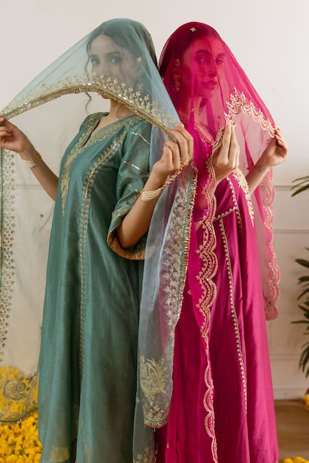 Shop_ASRUMO_Magenta Chanderi, Organza Embroidery, Zari, Lace V-neck And Taari Kurta Set 