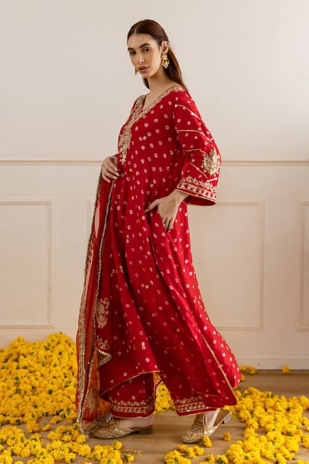 Buy_ASRUMO_Red Chanderi, Organza Embroidery, Zari, Applique Bandhej Taari Kurta Pant Set _Online_at_Aza_Fashions