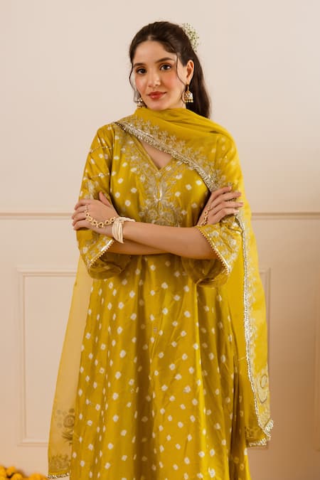 ASRUMO Yellow Chanderi, Organza Embroidery, Zari V-neck Bandhej Taari Kurta Set at Aza Fashions ASRUMO_Yellow Chanderi, Organza Embroidery, Zari V-neck Bandhej Taari Kurta Set _at_Aza_Fashions