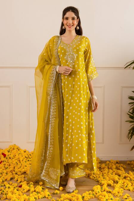 Shop ASRUMO Yellow Chanderi, Organza Embroidery, Zari V-neck Bandhej Taari Kurta Set Shop_ASRUMO_Yellow Chanderi, Organza Embroidery, Zari V-neck Bandhej Taari Kurta Set